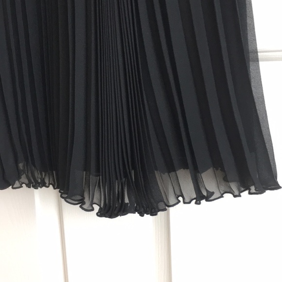 Little Black Dress - Picture 4 of 5